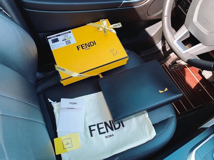 202107SS新作 FENDI フェンディ メンズ ハンドバックスーパーコピー