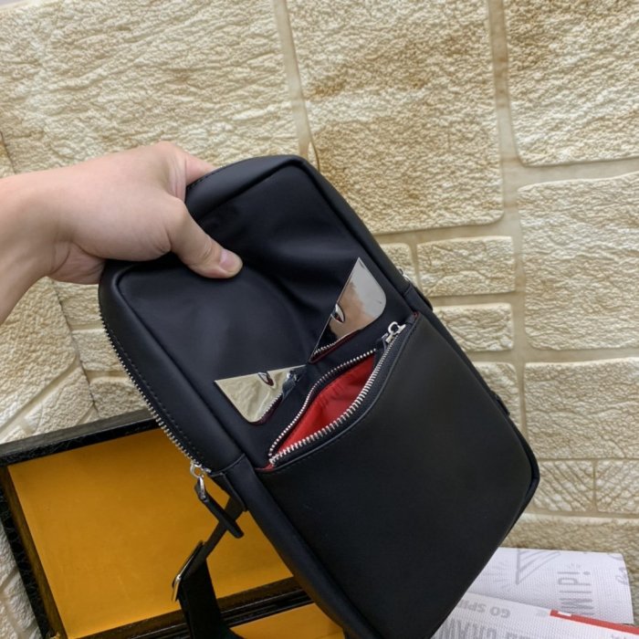 202107SS新作 FENDI フェンディ メンズ ショルダーバックスーパーコピー