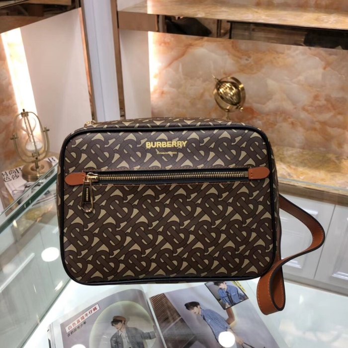 202107SS新作 Burberry バーバリー メンズ ショルダーバックスーパーコピー