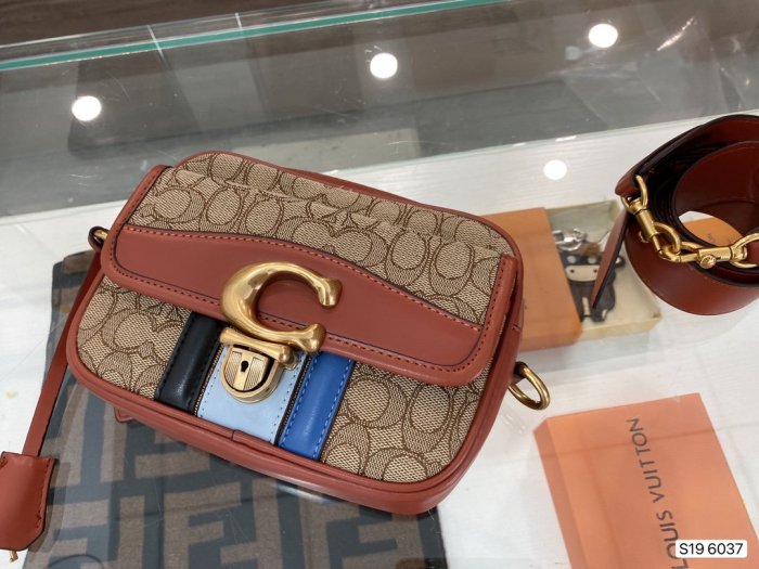 202108SS新作 Coach コーチ レディース ショルダーバッグスーパーコピー