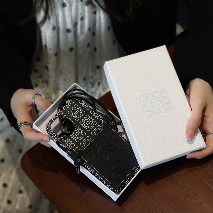 ロエベ/Loewe iPhoneケースコピー最新全機種 4色
