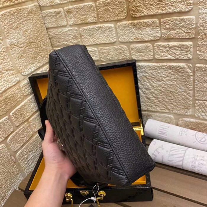 202109SS新作Versace ヴェルサーチェメンズ ショルダーバッグ スーパーコピー