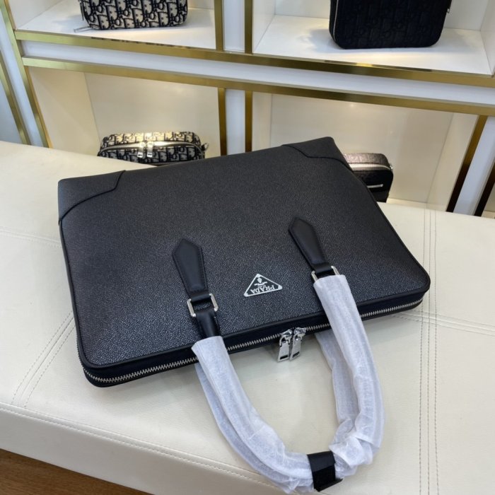 202109SS新作 Prada プラダ メンズ ハンドバックスーパーコピー