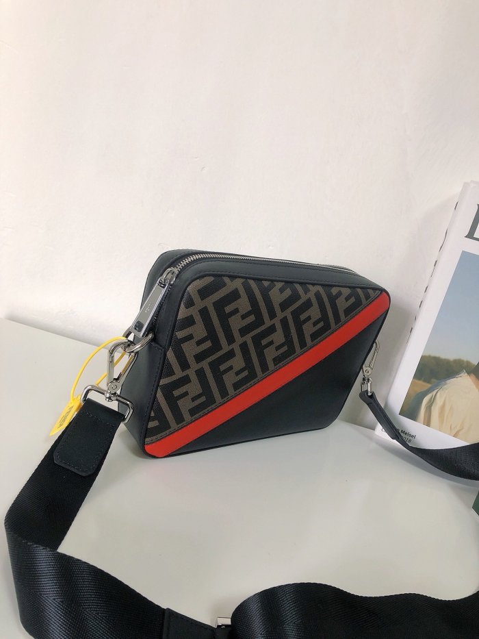 202109SS新作 FENDI フェンディ メンズショルダーバックスーパーコピー