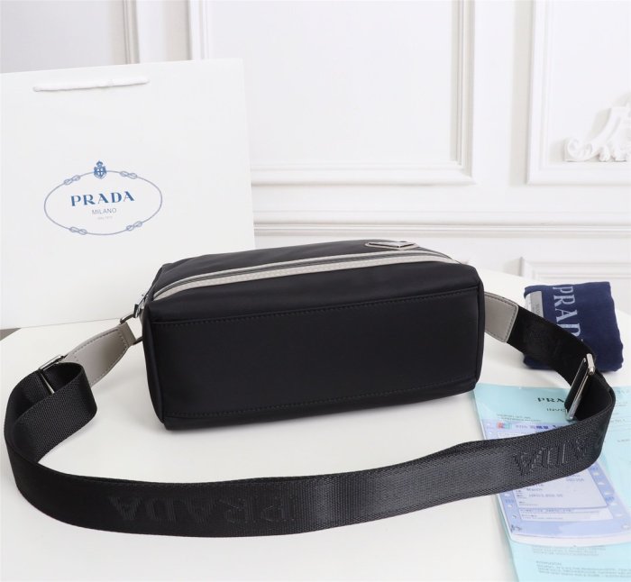 202109SS新作 Prada プラダ メンズ ショルダーバックスーパーコピー