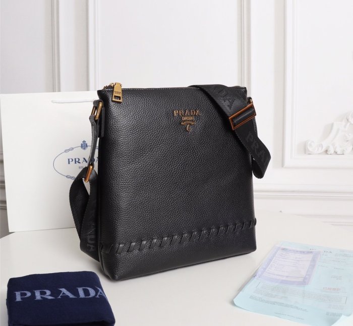 202109SS新作 Prada プラダ メンズ ショルダーバックスーパーコピー