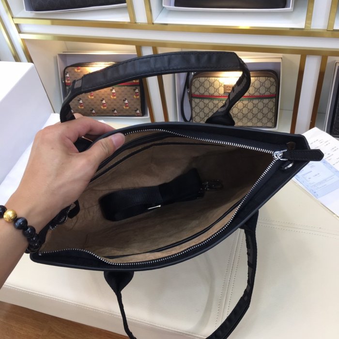 202109SS新作 FENDI フェンディ メンズ ハンドバックスーパーコピー