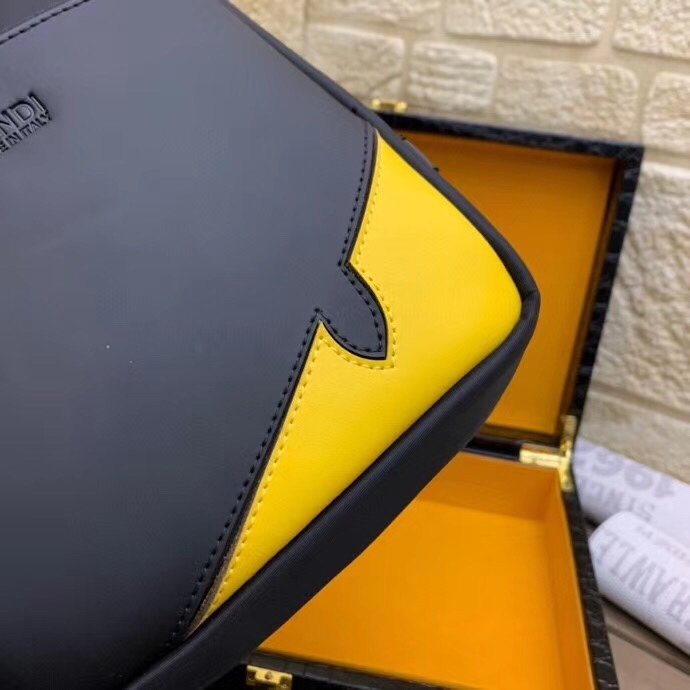 202109SS新作 FENDI フェンディ メンズショルダーバックスーパーコピー