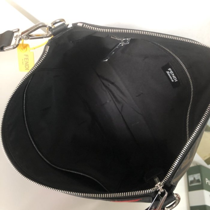 202109SS新作 FENDI フェンディ メンズショルダーバックスーパーコピー