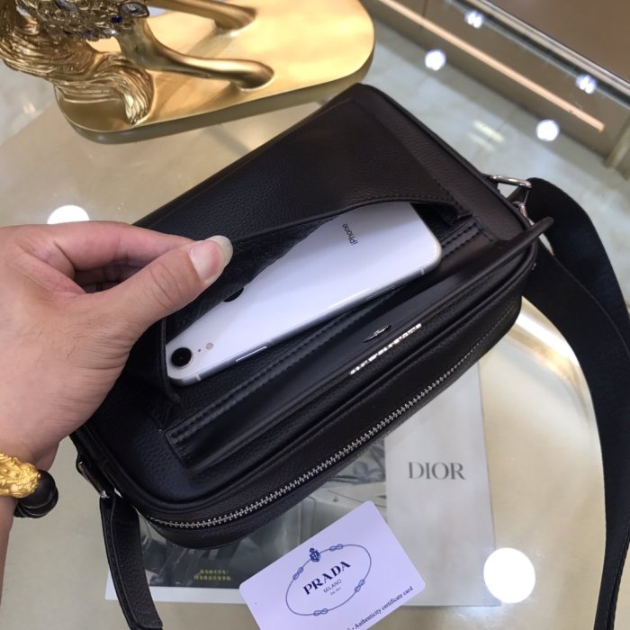 202109SS新作 Prada プラダ メンズ ショルダーバックスーパーコピー