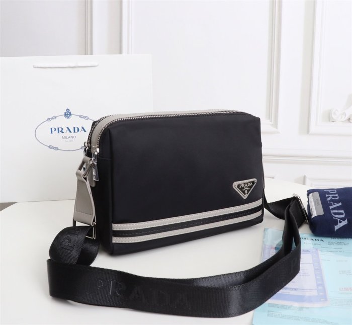 202109SS新作 Prada プラダ メンズ ショルダーバックスーパーコピー