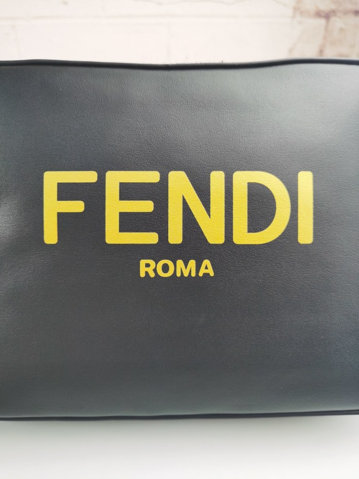 202109SS新作 FENDI フェンディ メンズショルダーバックスーパーコピー