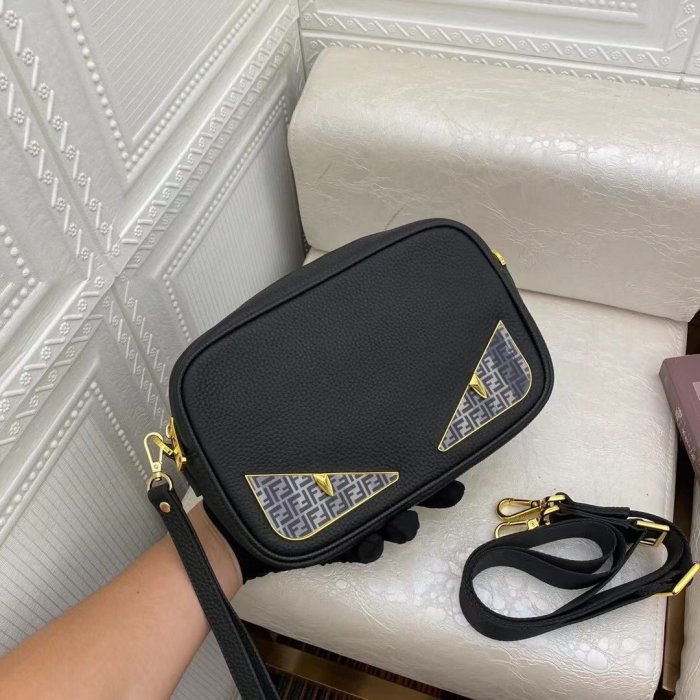202109SS新作 FENDI フェンディ メンズショルダーバックスーパーコピー