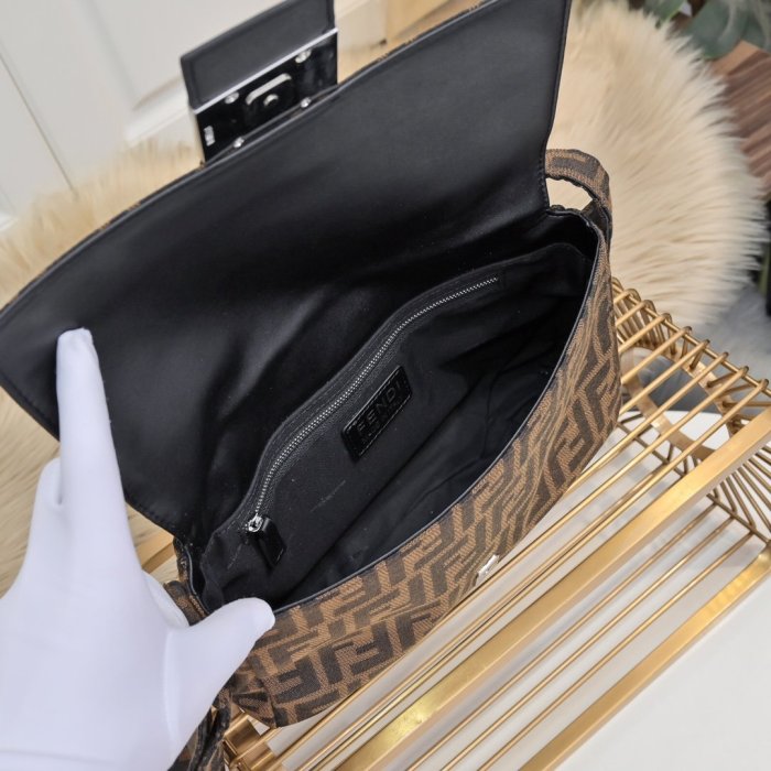 202109SS新作 FENDI フェンディ メンズショルダーバックスーパーコピー