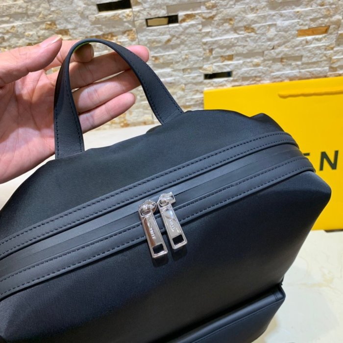 202109SS新作 FENDI フェンディ メンズ リュックバックスーパーコピー