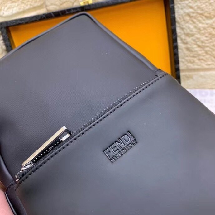 202109SS新作 FENDI フェンディ メンズショルダーバックスーパーコピー