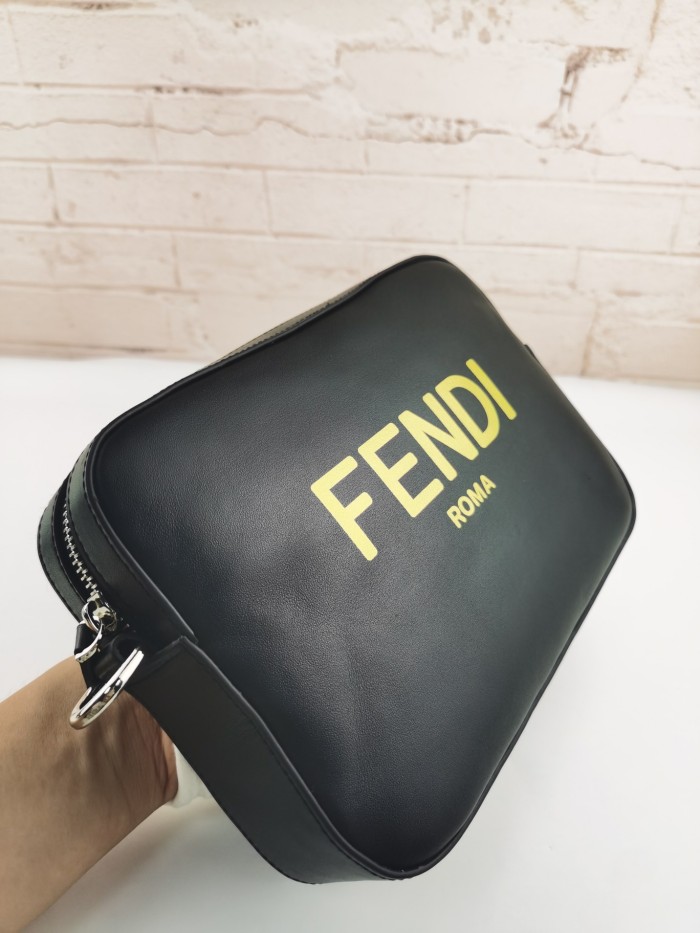202109SS新作 FENDI フェンディ メンズショルダーバックスーパーコピー
