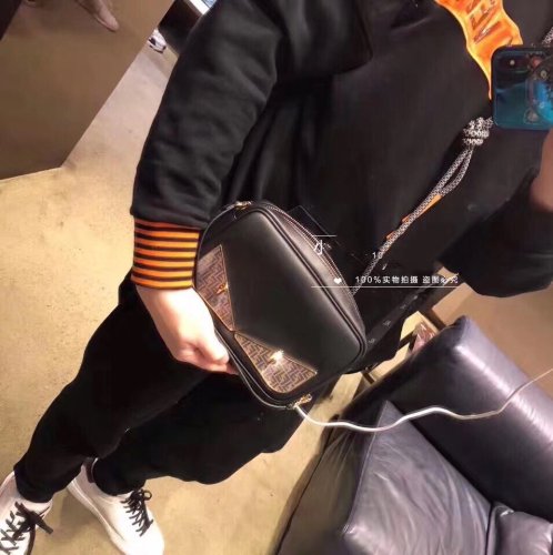 202109SS新作 FENDI フェンディ メンズ ハンドバックスーパーコピー