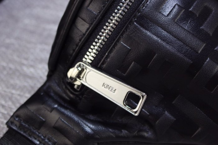 202109SS新作 FENDI フェンディ メンズショルダーバックスーパーコピー