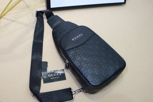 202109SS新作Gucci グッチ メンズ ショルダーバックスーパーコピー