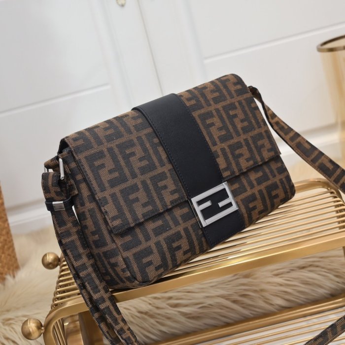 202109SS新作 FENDI フェンディ メンズショルダーバックスーパーコピー