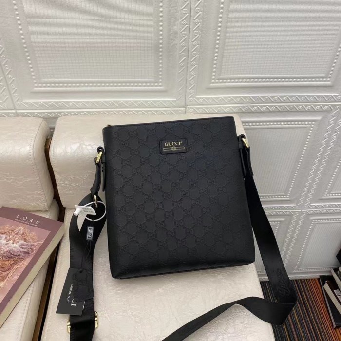 202109SS新作Gucci グッチ メンズ ショルダーバックスーパーコピー