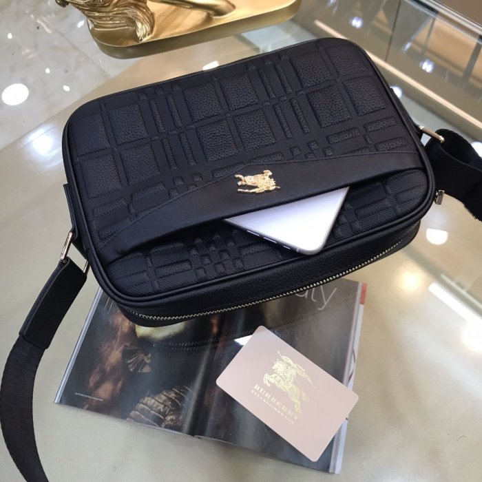 202109SS新作 Burberry バーバリー メンズ ショルダーバックスーパーコピー