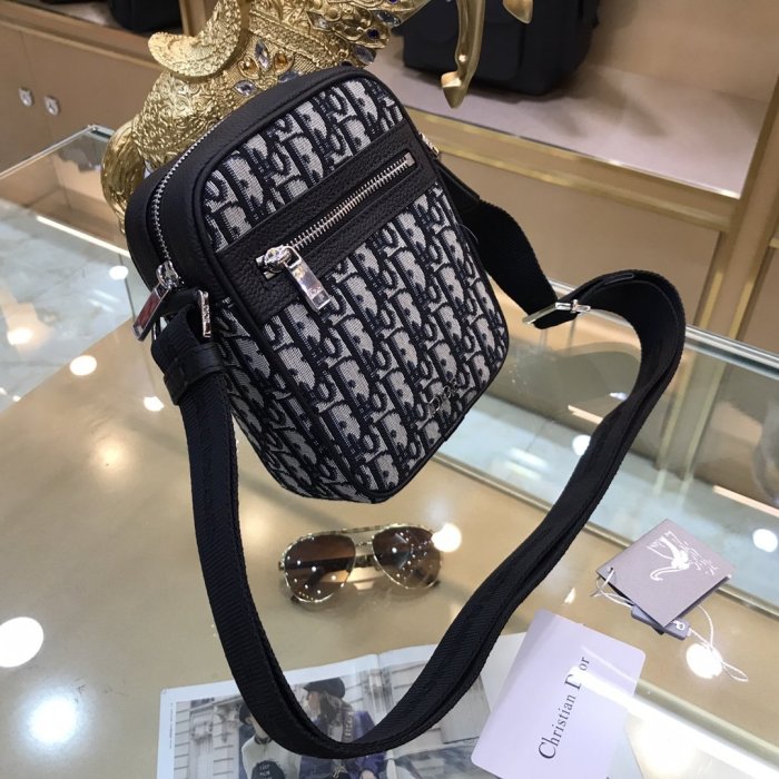 202109SS新作 Dior ディオール メンズ ショルダーバックスーパーコピー