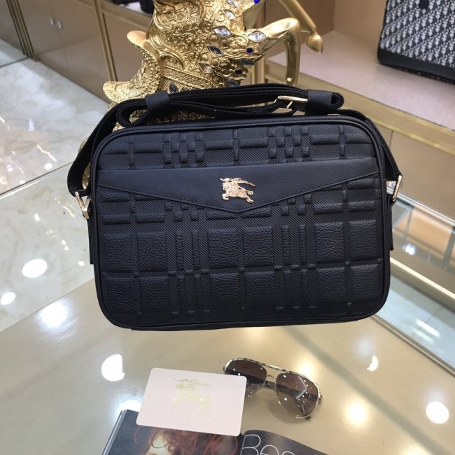 202109SS新作 Burberry バーバリー メンズ ショルダーバックスーパーコピー