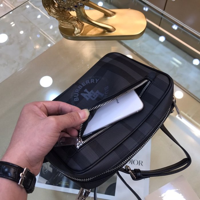 202109SS新作 Burberry バーバリー メンズ ショルダーバックスーパーコピー