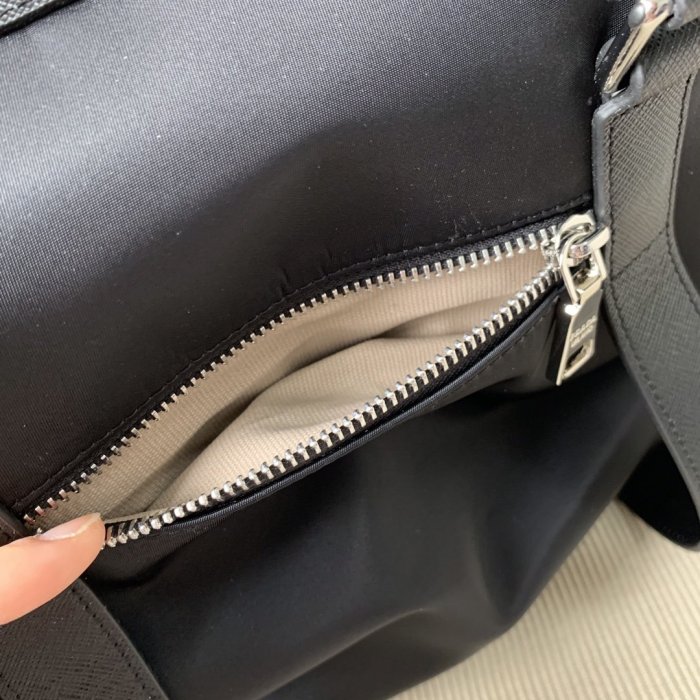 202110SS新作 Prada プラダ メンズ ハンドバックスーパーコピー
