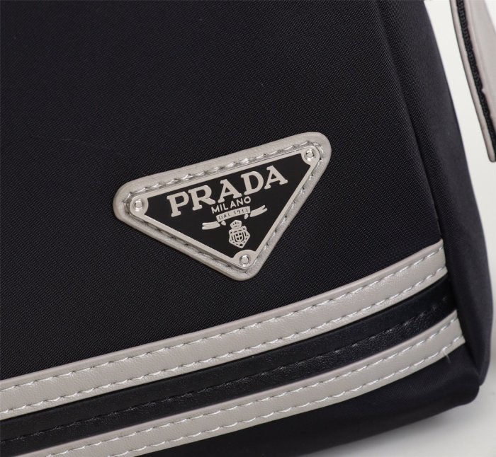 202110SS新作 Prada プラダ メンズ ショルダーバックスーパーコピー