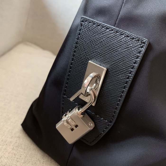 202110SS新作 Prada プラダ メンズ ハンドバックスーパーコピー