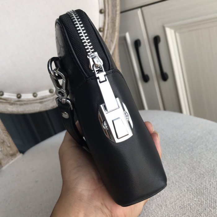 202110SS新作 Prada プラダ メンズ ハンドバックスーパーコピー
