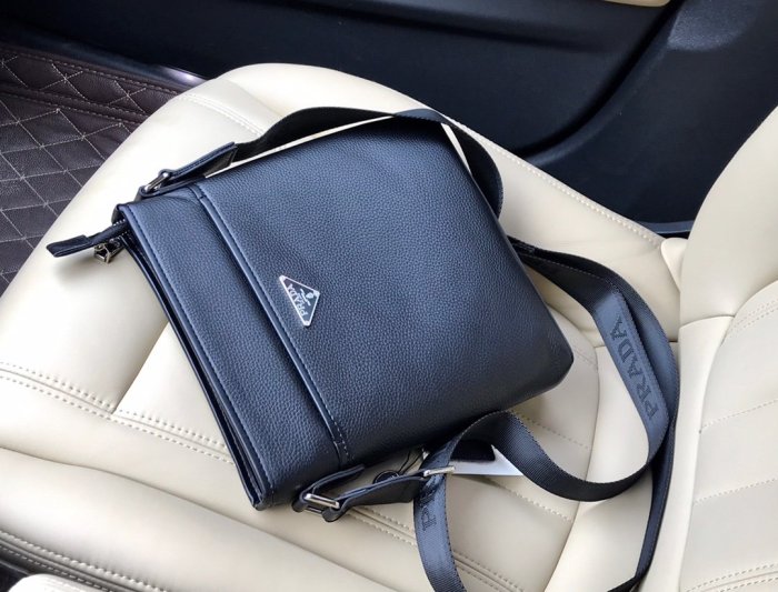 202110SS新作 Prada プラダ メンズ ショルダーバックスーパーコピー