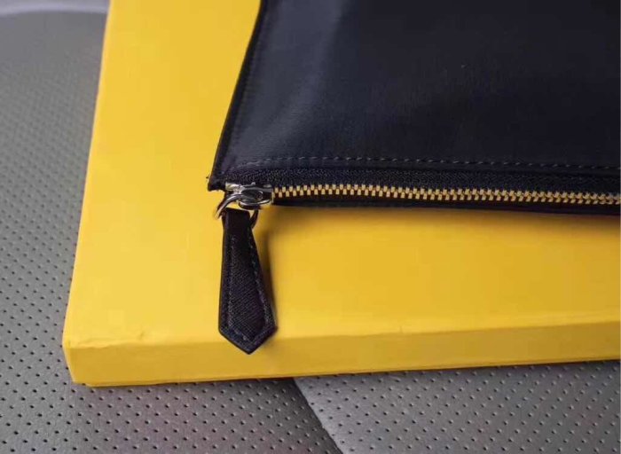 202110SS新作 FENDI フェンディ メンズ ハンドバックスーパーコピー