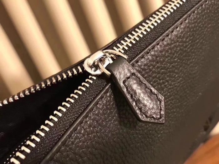202110SS新作 FENDI フェンディ メンズ ハンドバックスーパーコピー