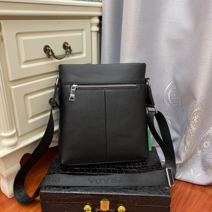 202110SS新作 Prada プラダ メンズ ショルダーバックスーパーコピー