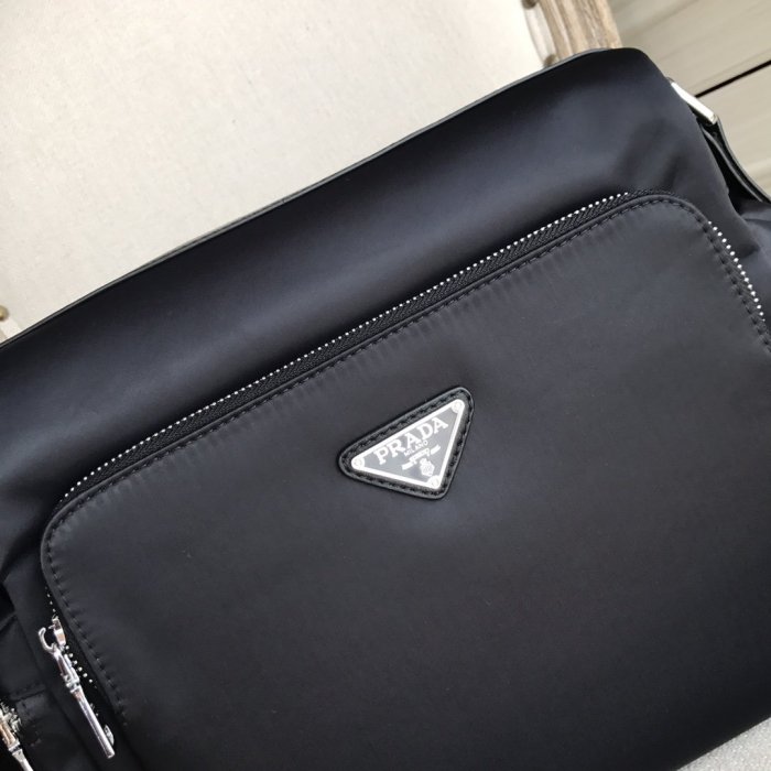 202110SS新作 Prada プラダ メンズ ショルダーバックスーパーコピー
