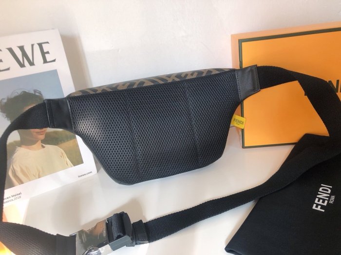 202110SS新作 FENDI フェンディ メンズ ショルダーバックスーパーコピー