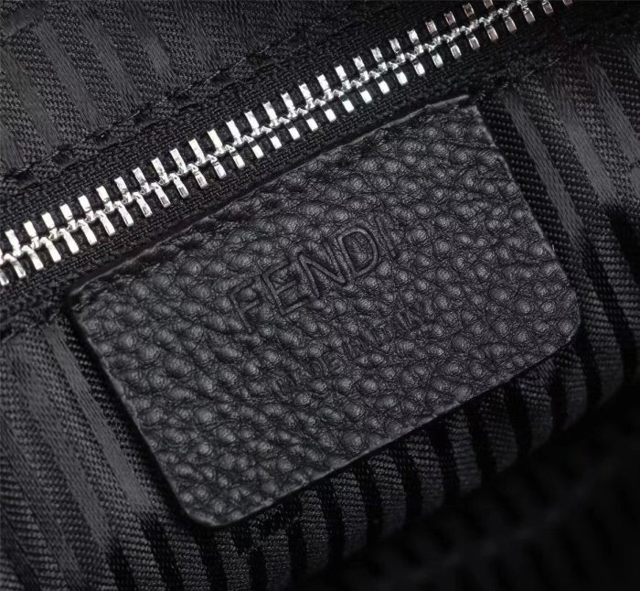 202110SS新作 FENDI フェンディ メンズ ショルダーバックスーパーコピー