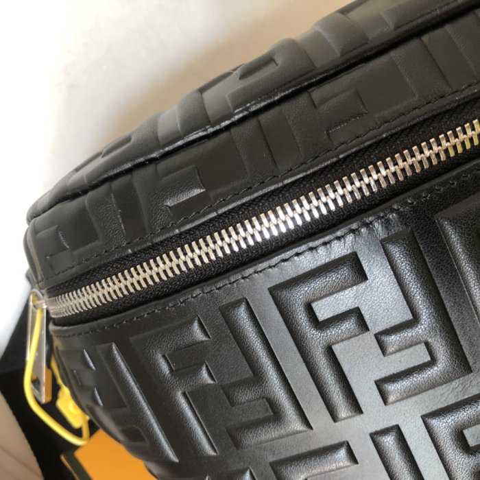 202110SS新作 FENDI フェンディ メンズ ショルダーバックスーパーコピー