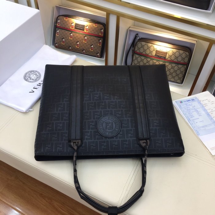 202110SS新作 FENDI フェンディ メンズ ハンドバックスーパーコピー