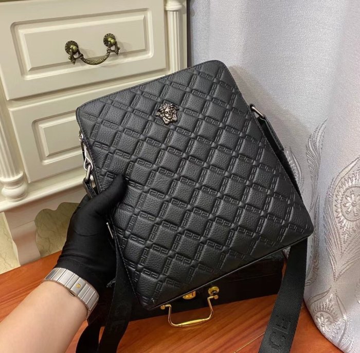 202110SS新作Versace ヴェルサーチェメンズ ショルダーバッグ スーパーコピー