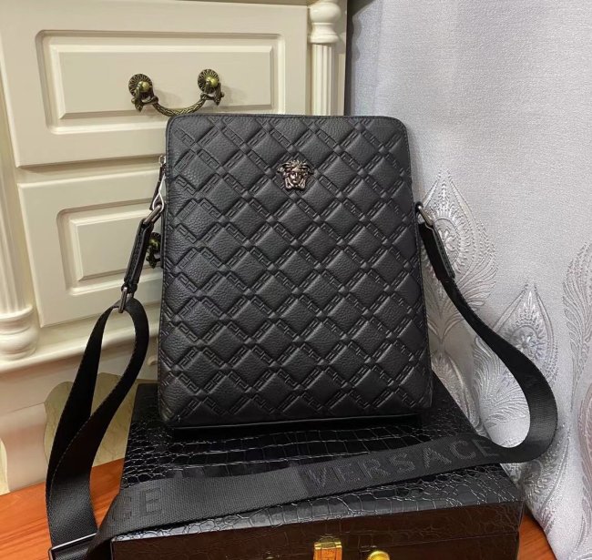 202110SS新作Versace ヴェルサーチェメンズ ショルダーバッグ スーパーコピー