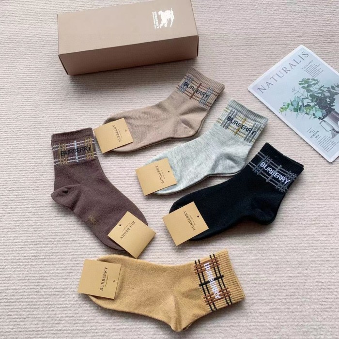 202111SS新作 Burberry バーバリー 靴下って スーパーコピー