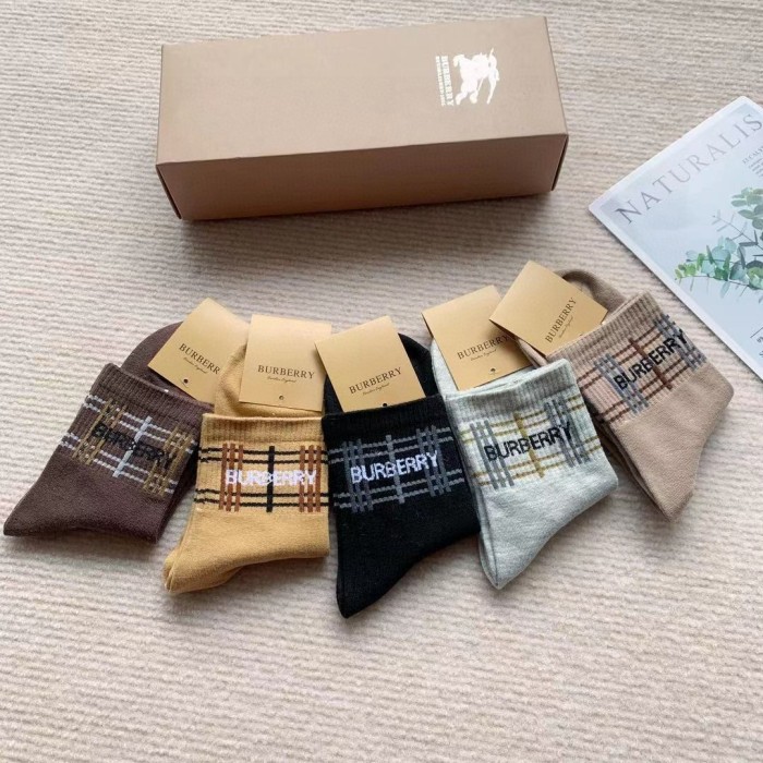 202111SS新作 Burberry バーバリー 靴下って スーパーコピー
