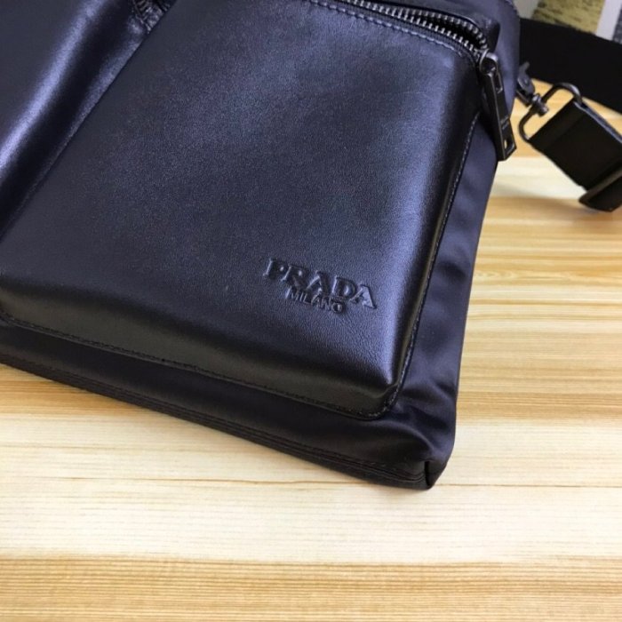 202111SS新作 Prada プラダ メンズ ショルダーバックスーパーコピー