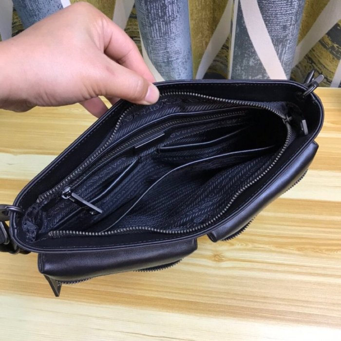 202111SS新作 Prada プラダ メンズ ショルダーバックスーパーコピー