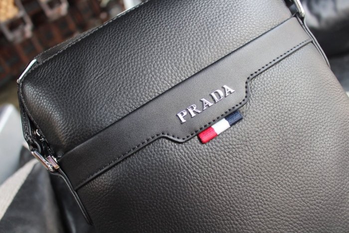 202111SS新作 Prada プラダ メンズ ショルダーバックスーパーコピー